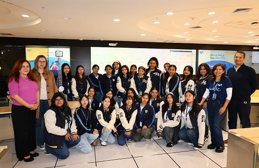 Integratel Peru impulsa la participacion de adolescentes en el sector tecnologico a traves de Chicas TEC1