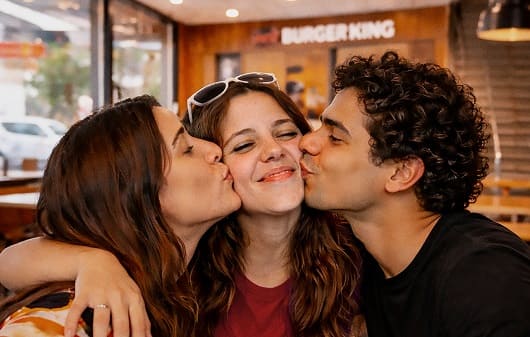 Burger King lanza promoción de 3x1 en Whopper por el Día del Beso 1 DiadelBeso1