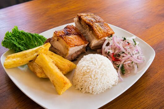 Día del Chicharrón Peruano impulsa una millonaria cadena económica 1 Chicharron peruano1
