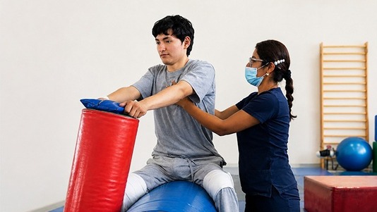Terapia física ayuda a recuperar la movilidad y funcionalidad 1 1437357 whatsapp image 2026 09 01 at 12 38 011