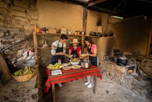 1441599 tres organizaciones de turismo comunitario de amazonas reciben licencia de uso de la marca peru11