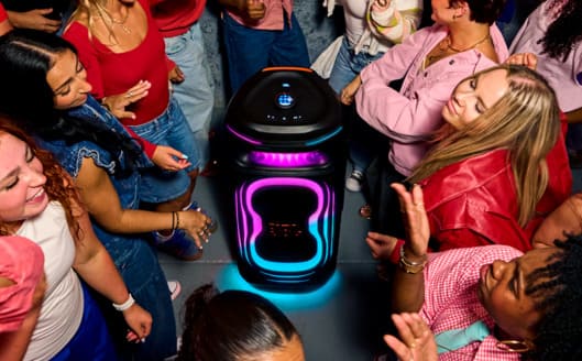JBL lanza su parlante más potente con inteligencia artificial 1